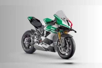 Ducati Panigale V4 Tricolore India